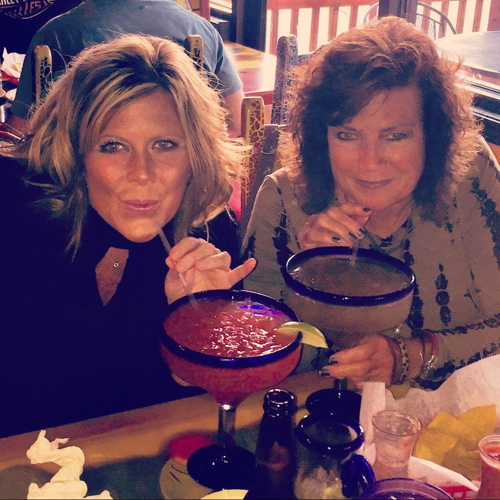 Meet your seller / buyer Jill ❤️🐾🍷🍾☠😇👿